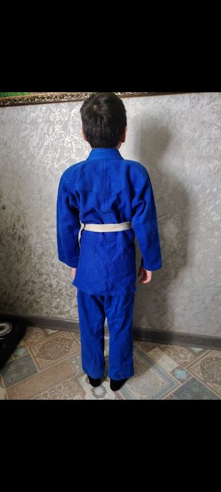 Продаю кимоно для