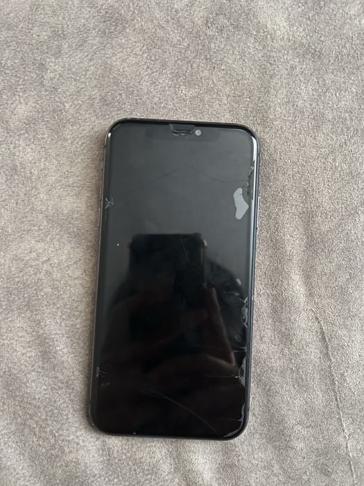 Продам iPhone 11 64гб