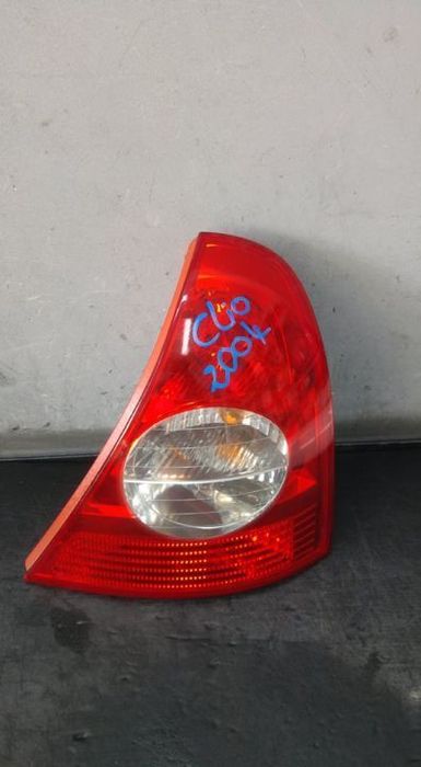 Stop tripla lampa dreapta renault clio 2 hatchback 8200071414 x65ph2