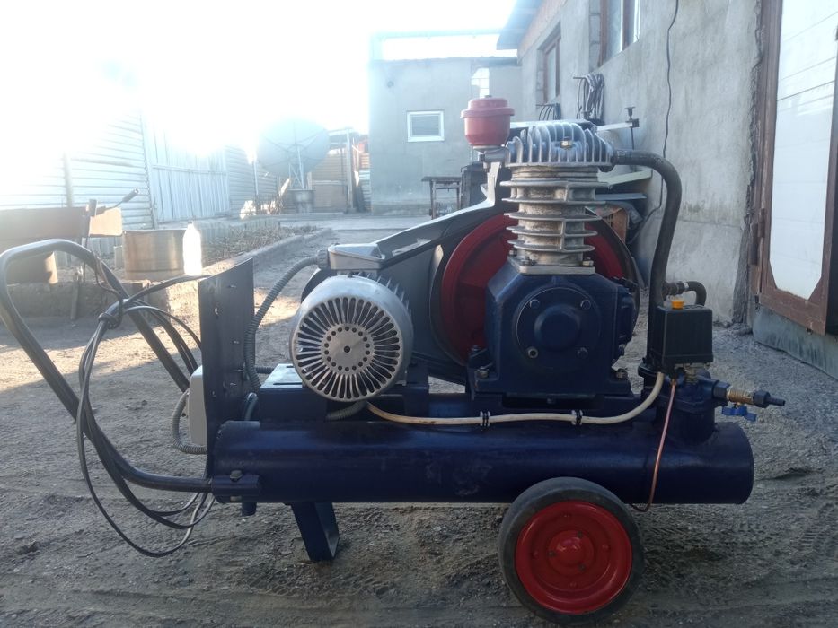 Продам воздушный компрессор СО-7б.