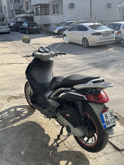 Пиаджо Пиаджио Бевърли скутер(номера,талони,застраховка,преглед)