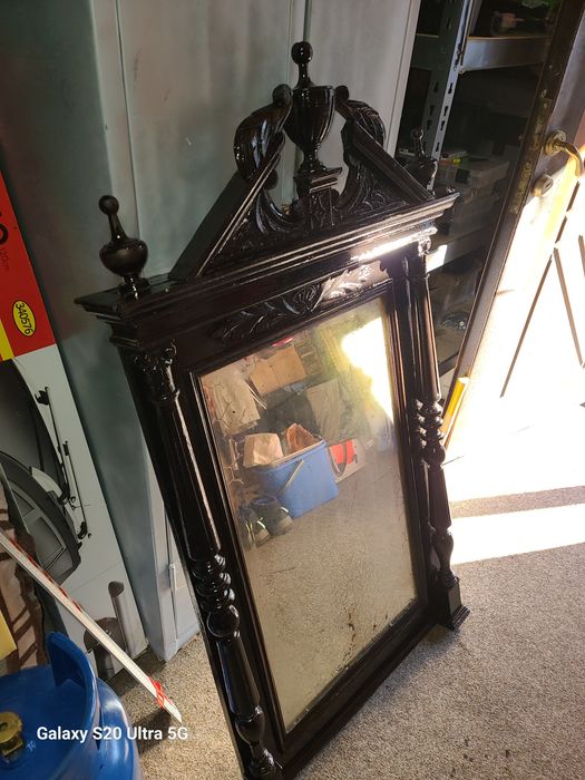 Oglinda veche de peste 100 de ani