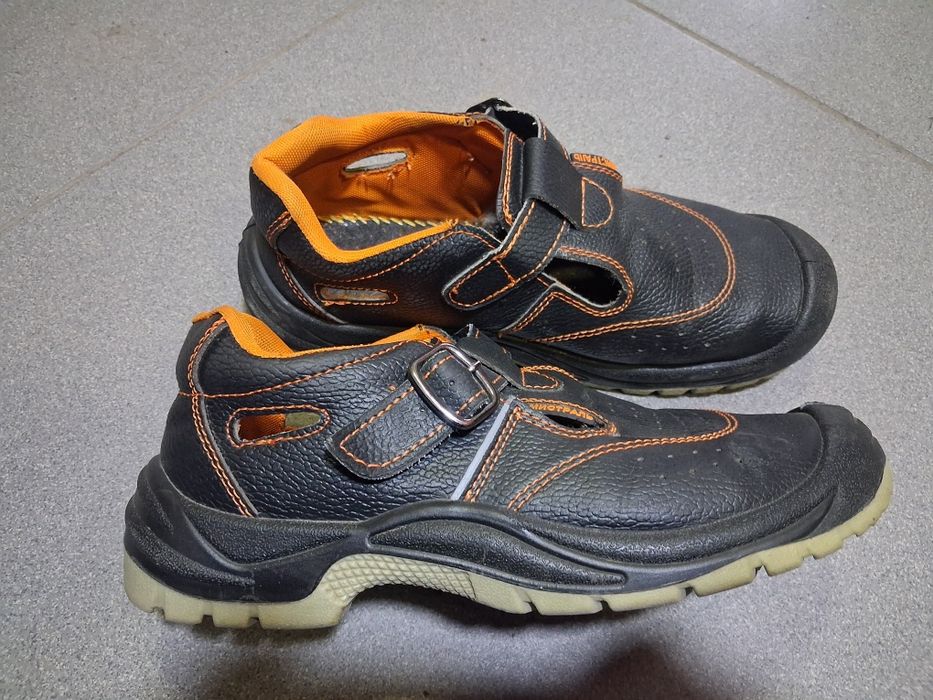 Продам Спецобувь 43 размер