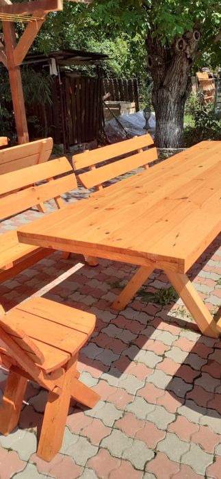 Mese.banci, scaune din lemn masiv