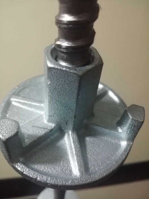 Тайрот гайки крепления для ополубка