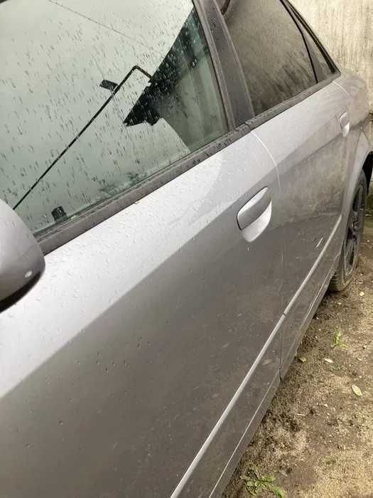 AUDI A4 Avant 2004 — imagine 4