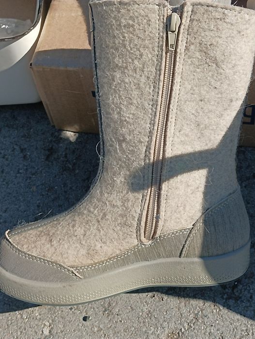 Валенки утеплённые р.32.