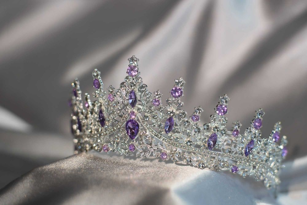 Диадема, корона с аметистовыми кристаллами. Доставка включена.