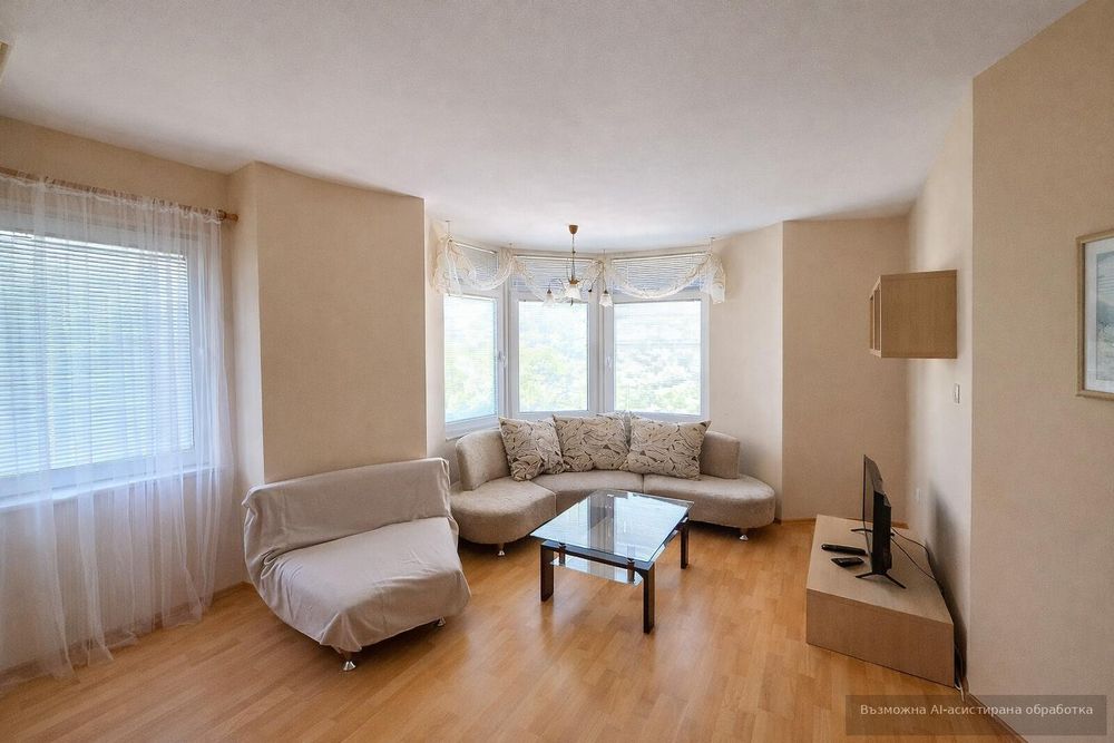 Двустаен апартамент в жк. Христо Смирненски