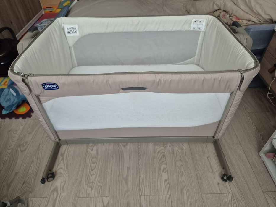 Pătuț co-sleeper Chicco Next2Me, stare bună