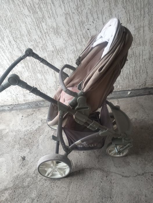 Продается  коляска в хорошем состоянии