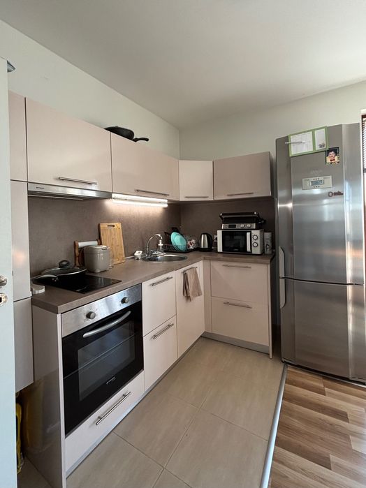 Дава се под наем Тристаен апартамент в Пловдив, Южен - 120 кв.м за 382.5 € - Снимка #1