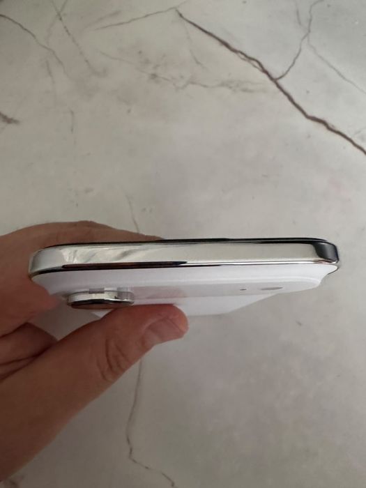Продам Iphone 17air
