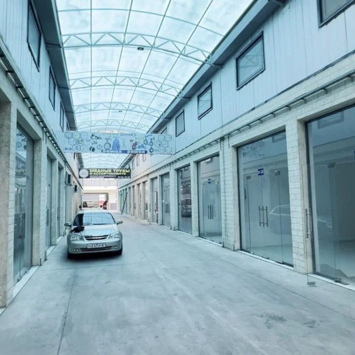 Аркбулок (Ark Buloq) савдо мажмуасида дўкон сотилади!