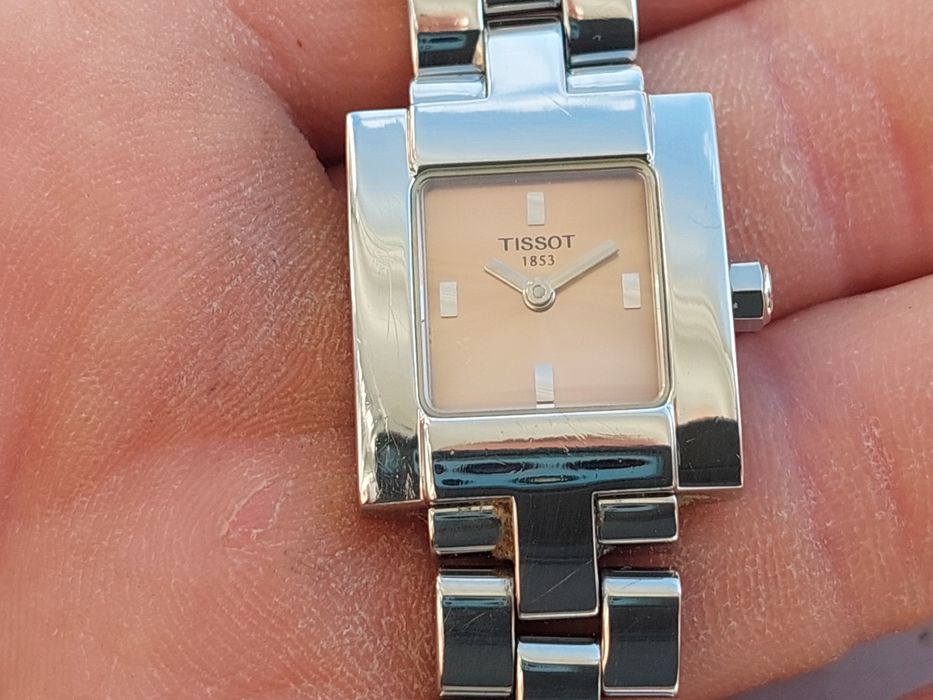 Ceas dama Tissot patrat roz functional, colectie vintage