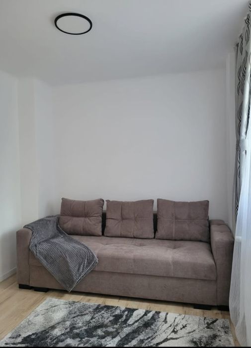 Inchiriez apartament 3 camere,  living open space  cu bucatarie