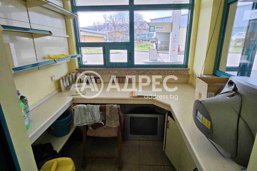 Дава се под наем Магазин в Разград, Център - 3018 кв.м за 4080 € - Снимка #4