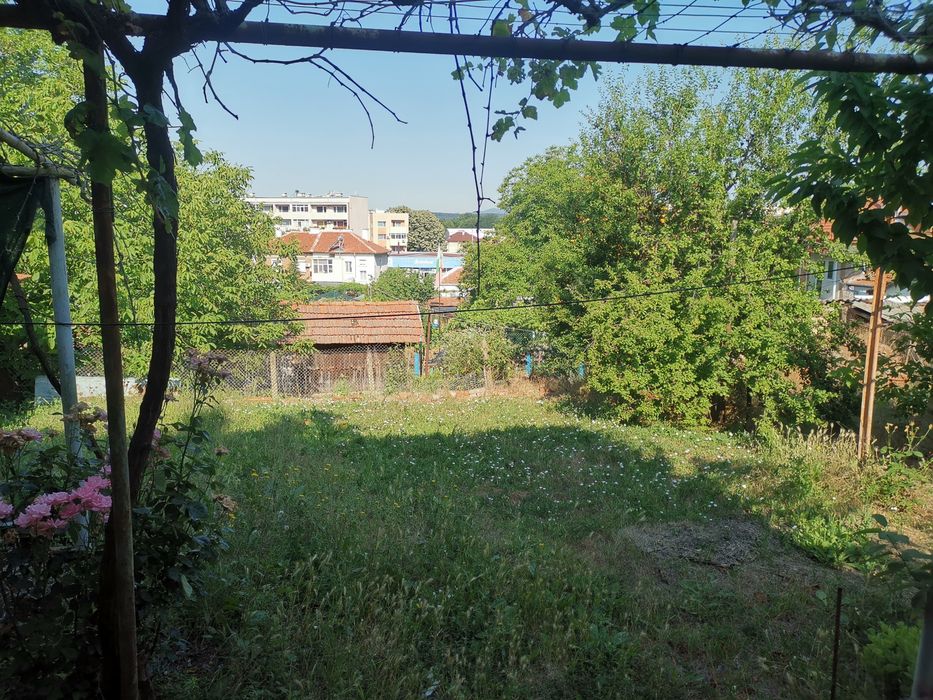 Гр Елхово къща продава