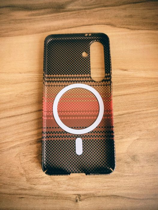 Продам чехол на Samsung s24