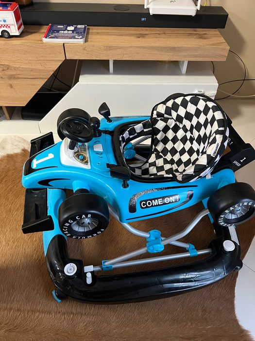 Проходилка уокър и люлка в едно