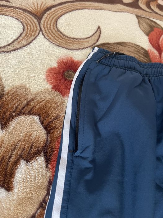 Vand pantaloni Adidas marimea M