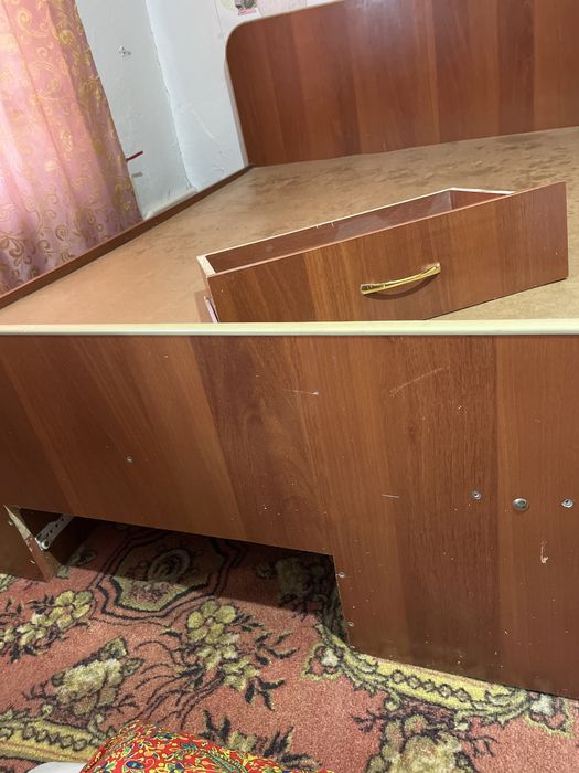 Двух спальная кровать