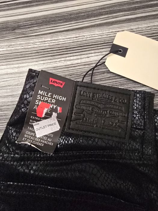 Дамски панталона Levi's