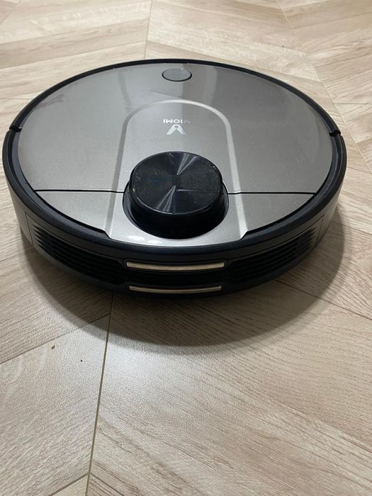 Продам робот пылесос срочно