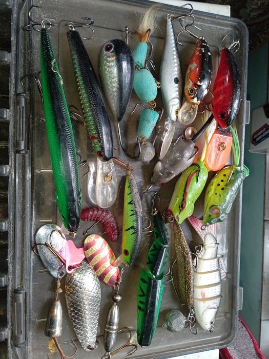 Продам блесна, приманки