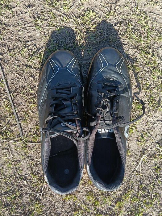 Kipsta agility 300 ghete de sală