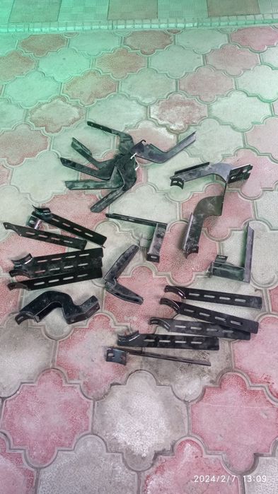 Кранштейн универсальный