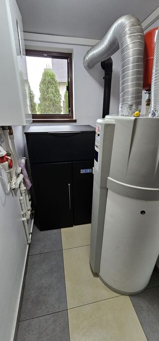 Vand boiler cu pompă de căldură pt apă caldă menajeră.