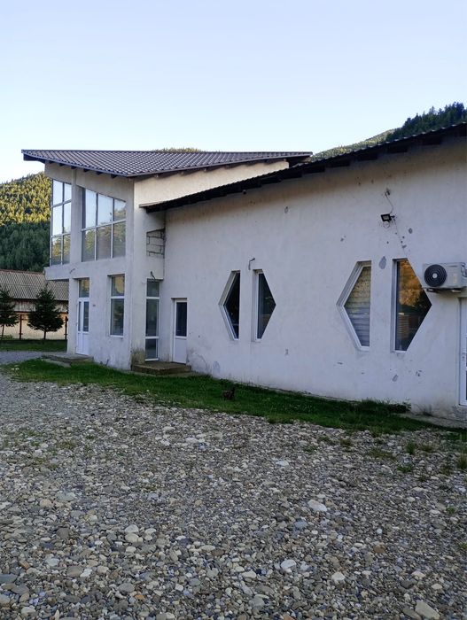 Vand sau inchiriez Hale productie ,spatii comerciale,hale depozitare