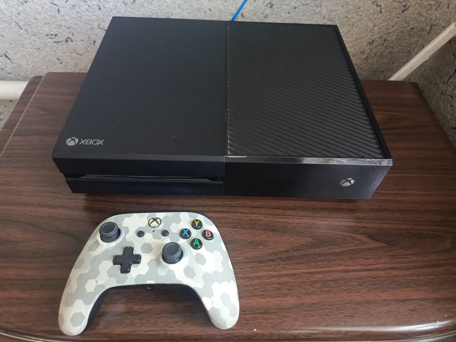 Xbox one 1TB в идеальном состоянии+гарантия