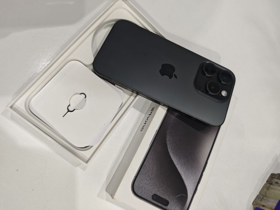 iPhone 15 Pro, Black Titanium