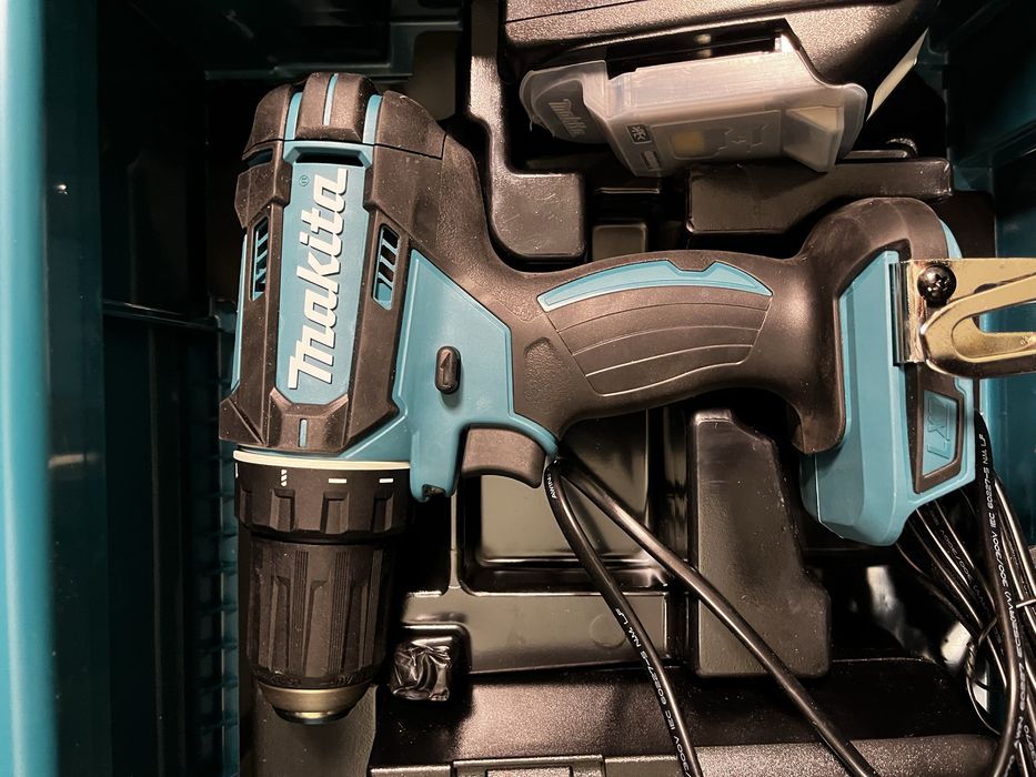 Makita Masina de gaurit si insurubat DDF482RFJ 18V