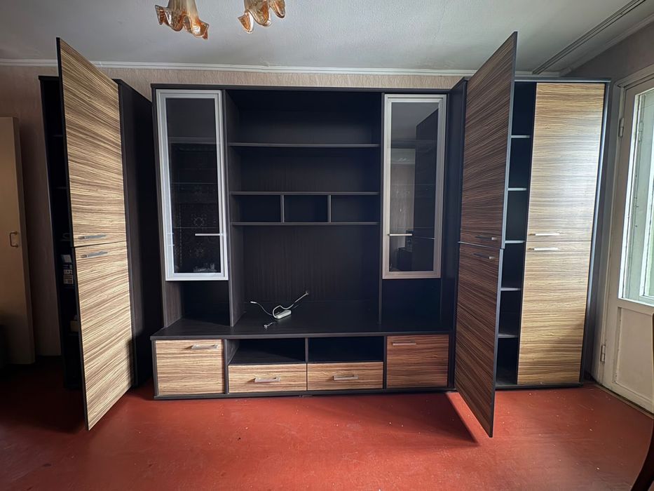 Продаю гостиную стенку