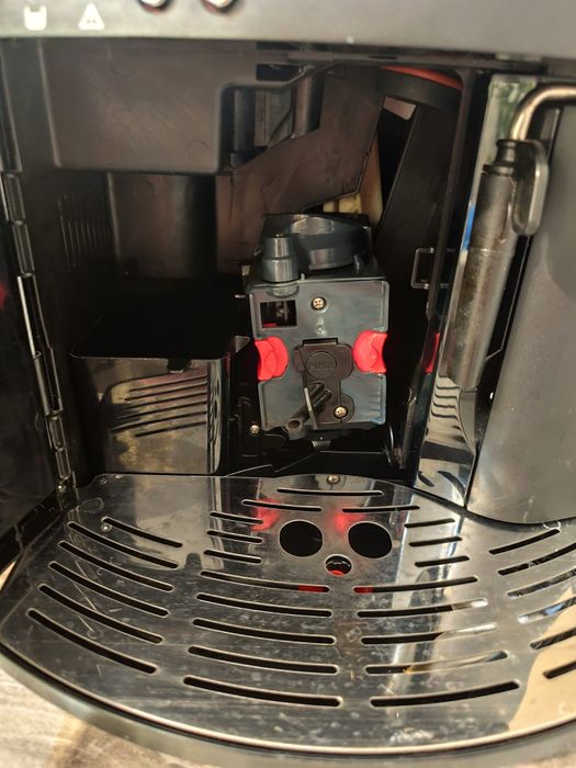Vand espressor DeLonghi Magnifica