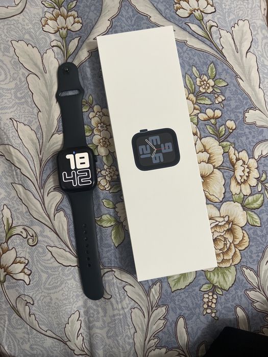 apple watch se2  44mm акб 100 гарантия на 1 год имеется