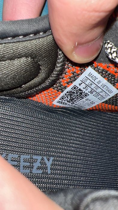 Yeezy Boost Carbon Beluga V2