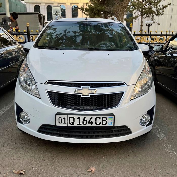 Продаю свой Chevrolet Spark 2016 года, 3 позиция.