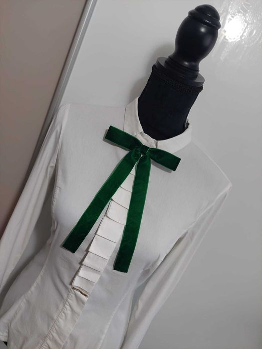 Broșă verde smarald catifea simplă pentru cămașă stil Meli Melo