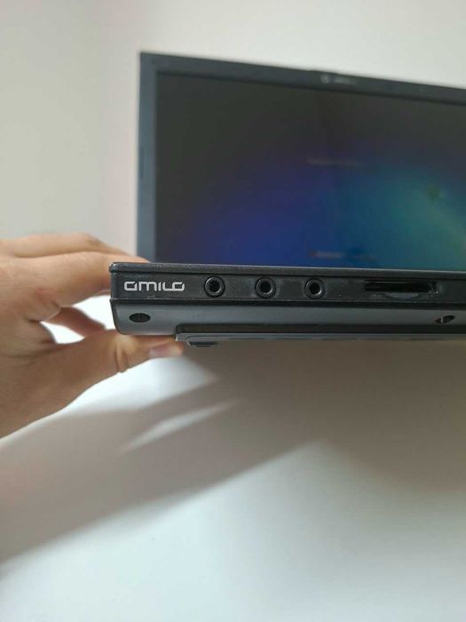 Ноутбук Fujitsu все работает
