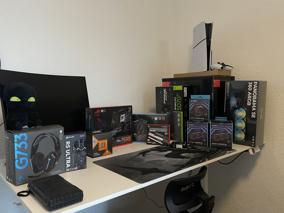Pc gaming ( Ryzen 7 7800x3d+Rtx 5700 ti)