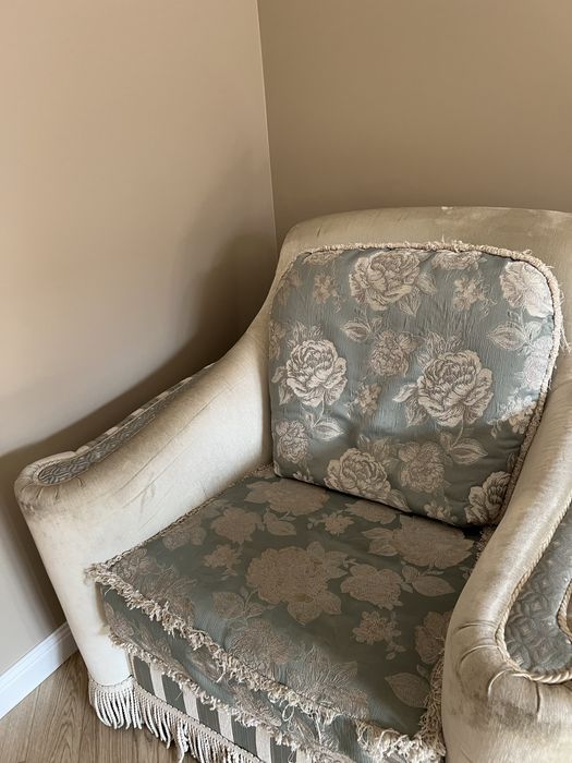 диван Италия.Требуется химчистка