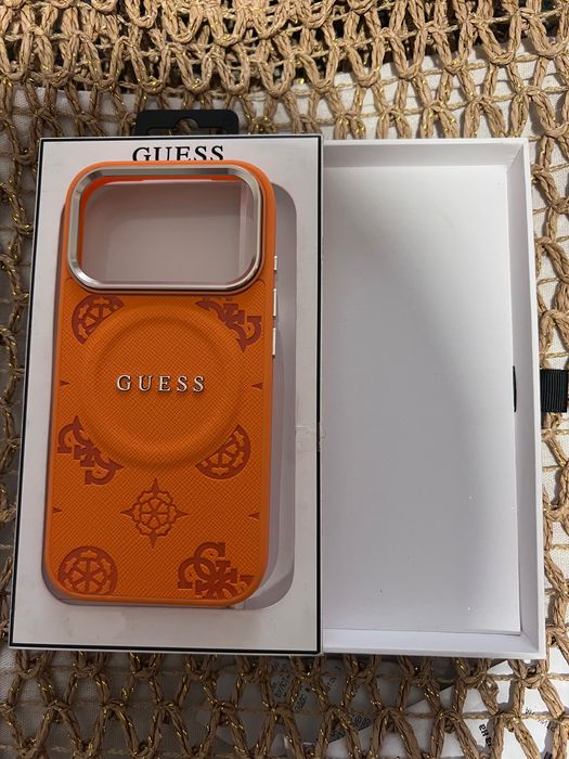 Кейс Guess за iPhone 17 Pro – чисто нов