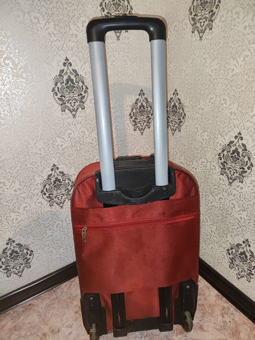 Чемодан небольшой