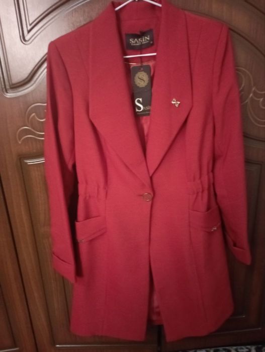 Продаю абсолютно новый  турецкий костюм.От бренда SASIN.