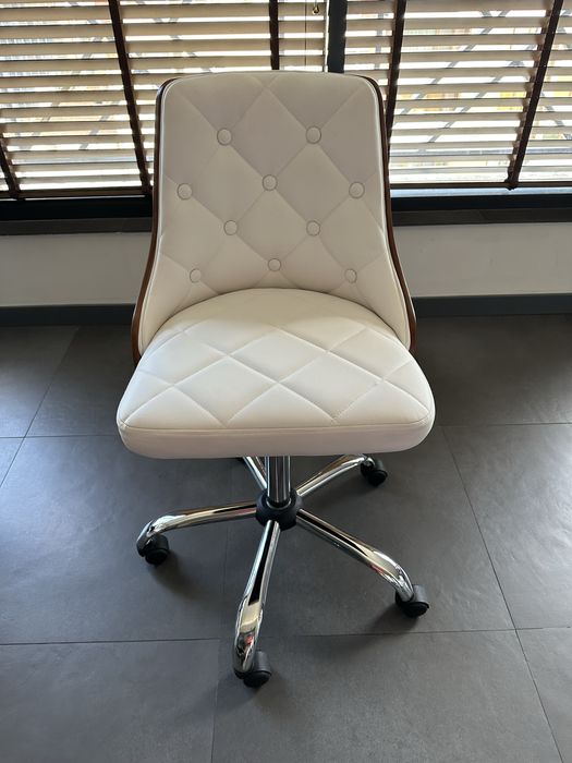 Стол на колелца Boston  с 24 м гаранция и безплатна доставка до офис