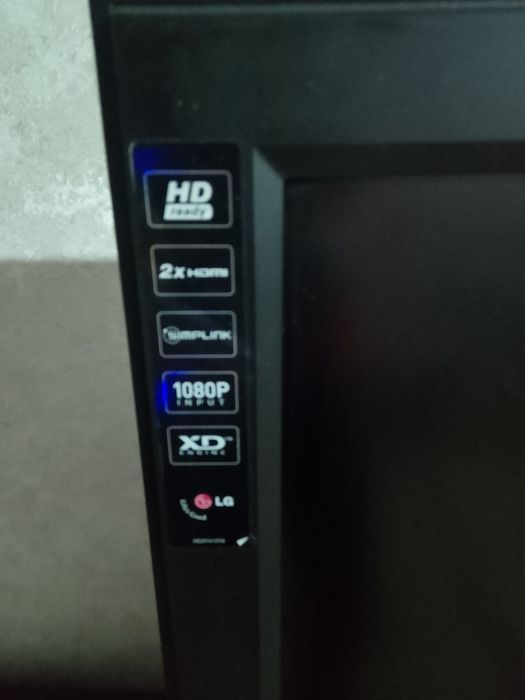 Телевизор LG  всё